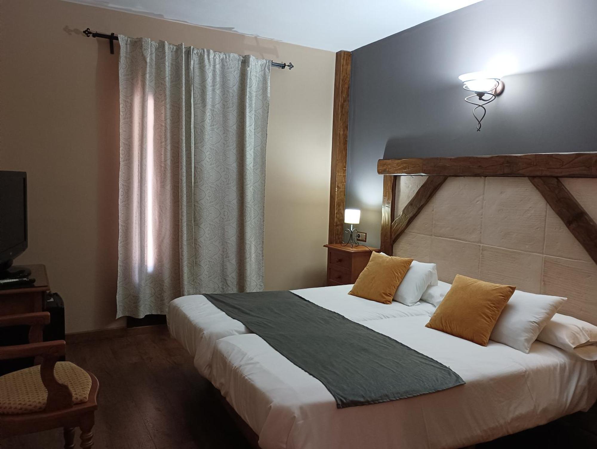 Hotel Rural Los Tadeos Zahara De La Sierra Ngoại thất bức ảnh